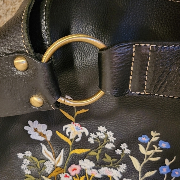 AmeriLeather Floral Embroidered Leather Hobo Tote Pockets Carry On Travel Bag - Picture 10 of 11